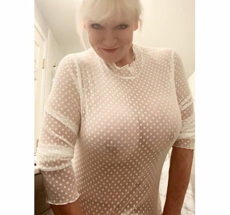 Sandie Lee 裸のスター 画像