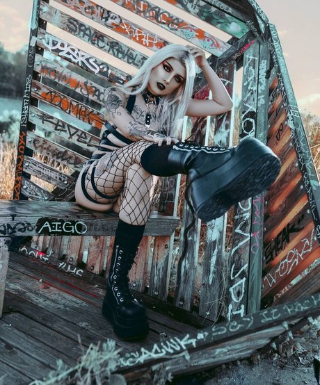 Lethal battie ポルノスター 独占 写真