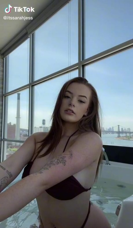Sarah Jess Barton トップモデル 写真