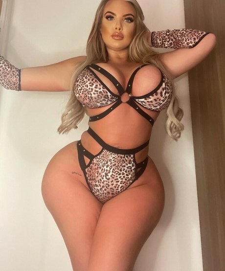 Victoria Lily Sinclair エロティック女優 写真
