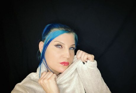 Leva Bates ホットモデル ギャラリー