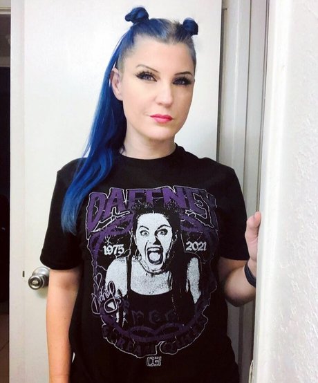 Leva Bates ホットなスター 写真