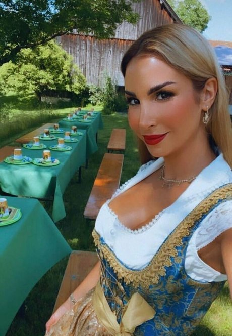 Sila Sahin xxx女優 写真