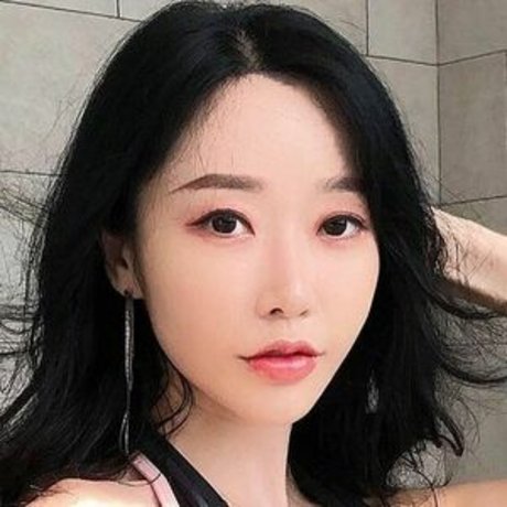 Jeong Woo Joo 独占スター ギャラリー