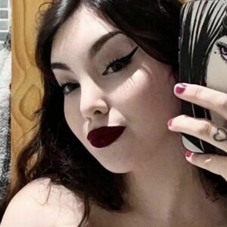 Draculonaa 完璧な女優 写真
