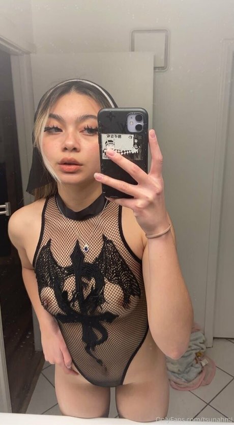 ベビーシッターオンリーファンズ ホットセクシー 写真
