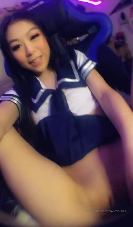 ToxicDaisies ヌードスター 画像