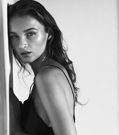 Anastasiya Primak かわいいポルノスター 写真