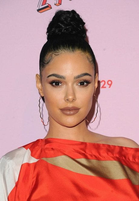 Anabelle Acosta セクシーなポルノスター ギャラリー