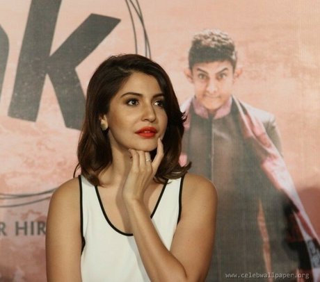 Anushka Sharma セックスモデル 画像