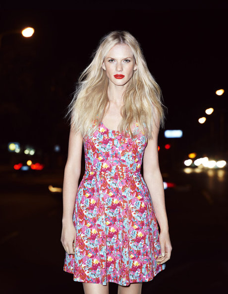 Anne Vyalitsyna セクシーなスター ギャラリー