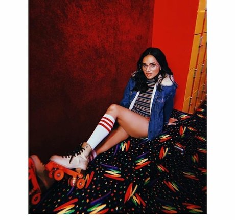 Aparna Brielle ホットなポルノスター 写真