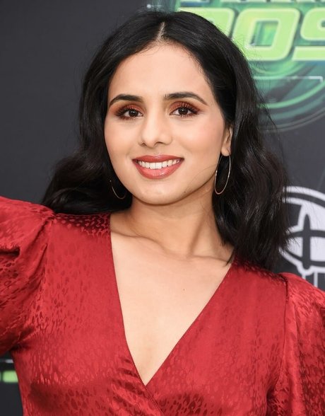 Aparna Brielle 美しいスター 画像