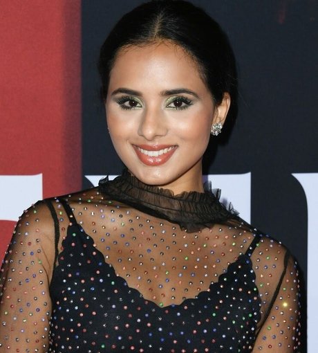 Aparna Brielle 裸のモデル 画像