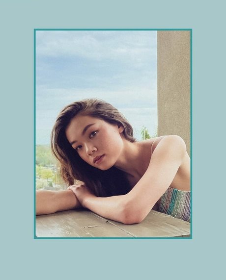 Alexa Loo 裸のモデル 写真
