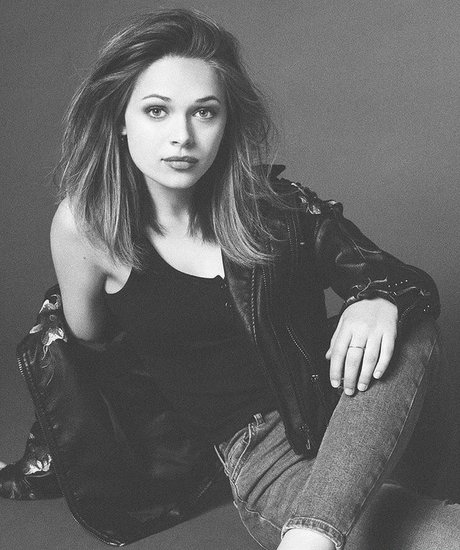 Alyssa Jirrels 無料スター 写真