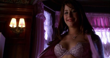 Amanda Crew HDモデル 画像