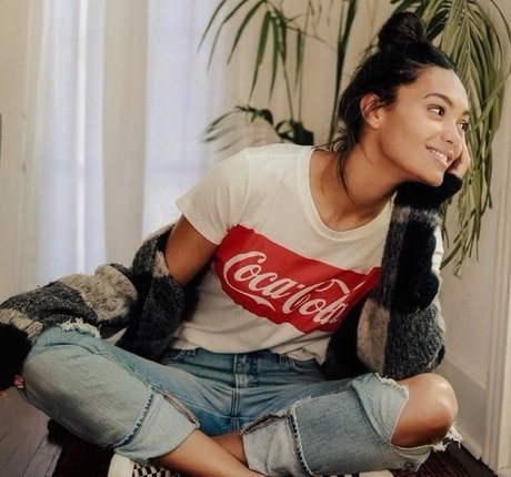 Alexis Gaube ポルノモデル 画像