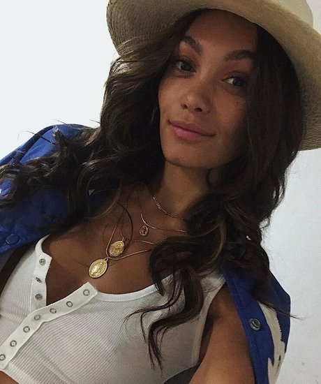 Alexis Gaube エロティックモデル 画像