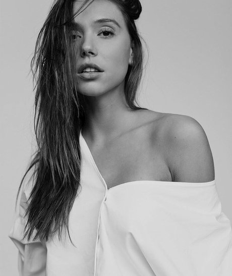 Alexis Rene Glabach 素敵なスター 写真