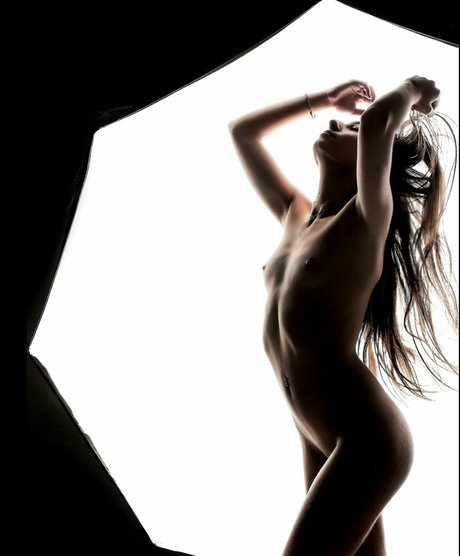 Ariel Smikon セックスモデル 写真
