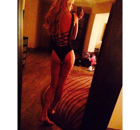 Alena Savostikova XXXモデル 写真
