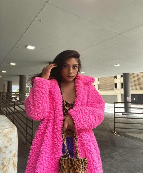 Bianca Brown ポルノスター パーフェクト 写真