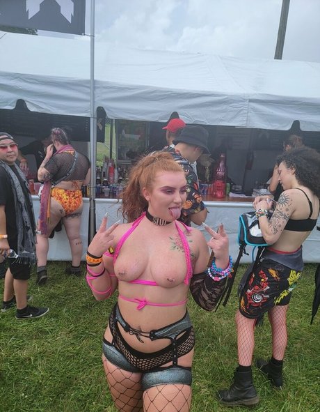 Aleigha James セクシーモデル 写真