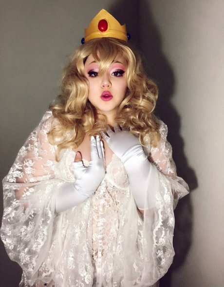 Miss Adrienne Park セクシーモデル 写真