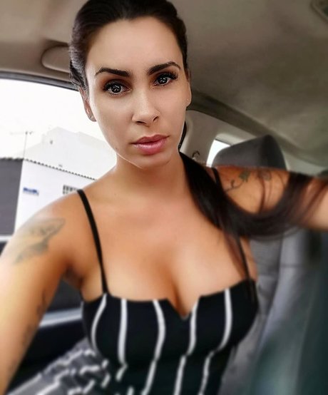 Laura Ghon ポルノスター 素敵 画像