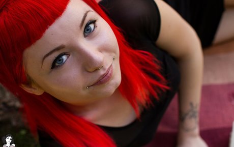 Bae Suicide 可愛いモデル 写真