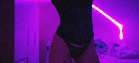 xoxoshawtyxoxo ポルノスター ヌード 写真