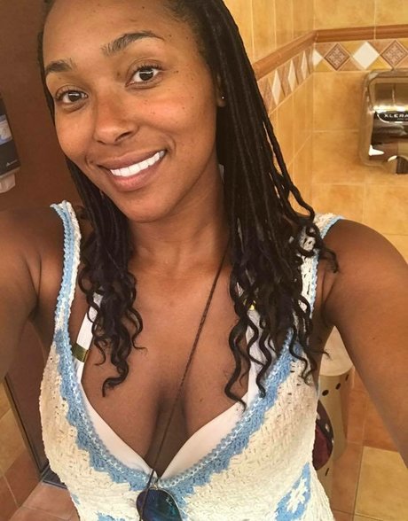 Dr Ebonie Vincent 高品質スター 写真