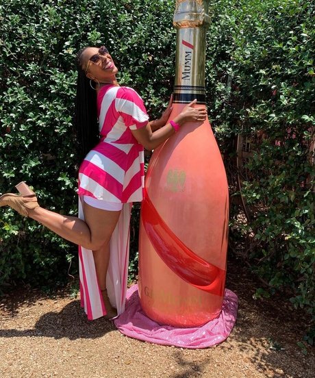 Dr Ebonie Vincent エロティックなモデル 写真