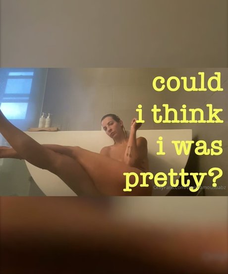 Gabbie Hanna アート女優 画像