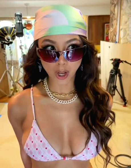 Ylona Garcia トップスター 写真