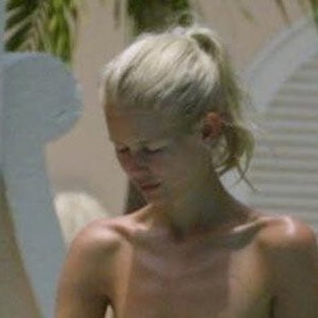 Claudia Schiffer HDモデル 画像