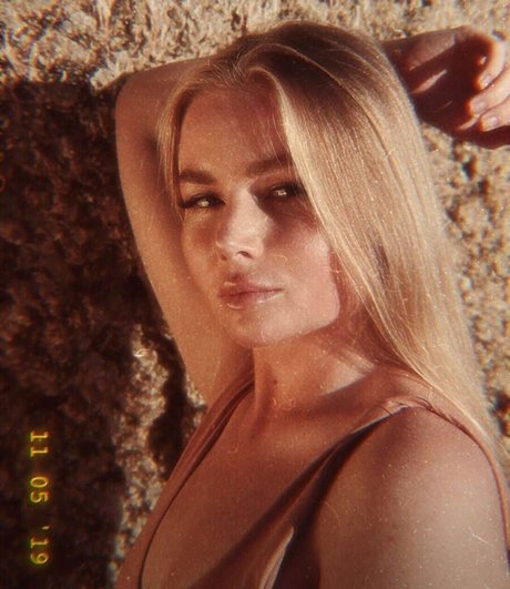 Emmahaggstrom アダルト女優 画像