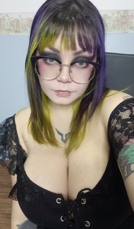 セックス 熟女 OnlyFans アート裸 画像