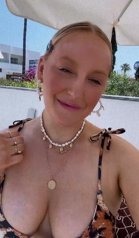 Helen Scott top profile image