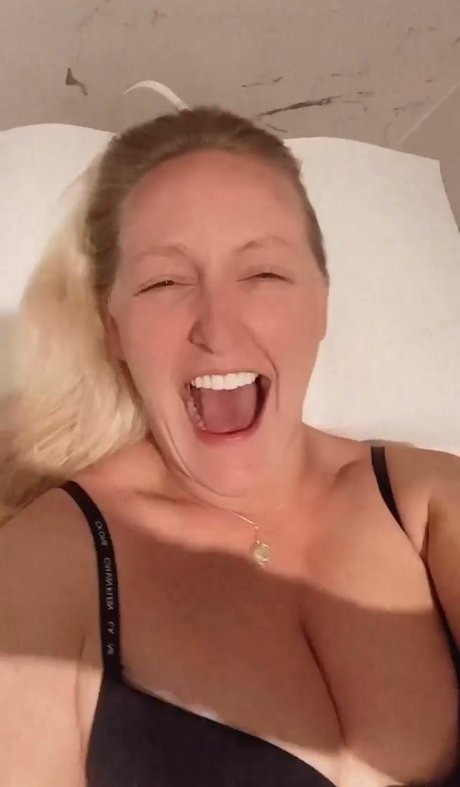 Helen Scott エロティックなモデル 画像