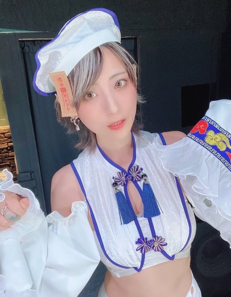 Tsunko 裸のポルノスター 写真