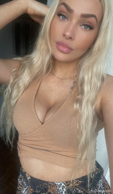 krejziczika セクシーモデル 画像