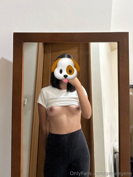 geneegene ホットスター 写真