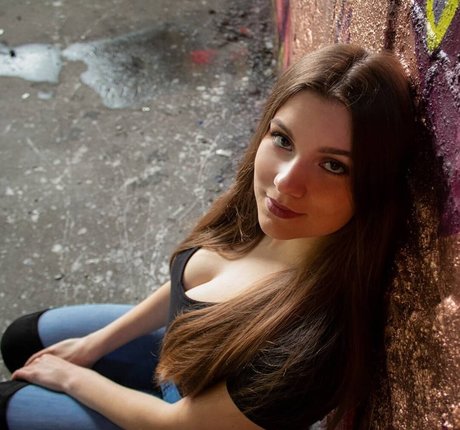 Jasmin Lutke ヌード女優 画像