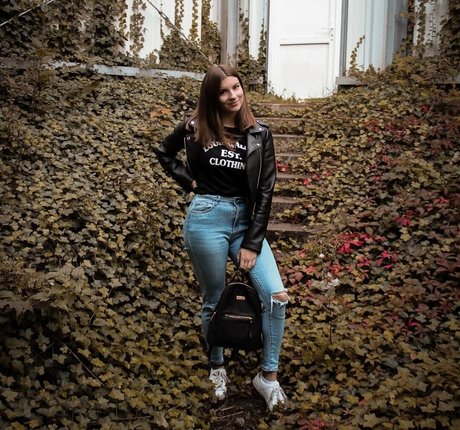 Jasmin Lutke セクシーモデル 写真