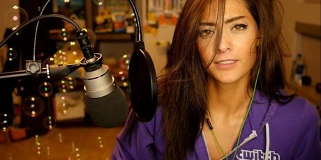 twomgovercsquared profile image
