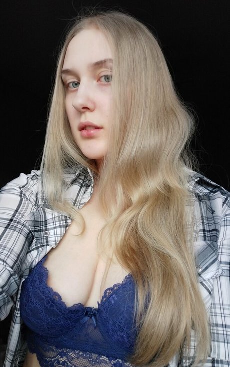 Prettyadmirable アートモデル 写真