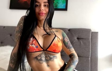 Lara Henao ヌード女優 ギャラリー