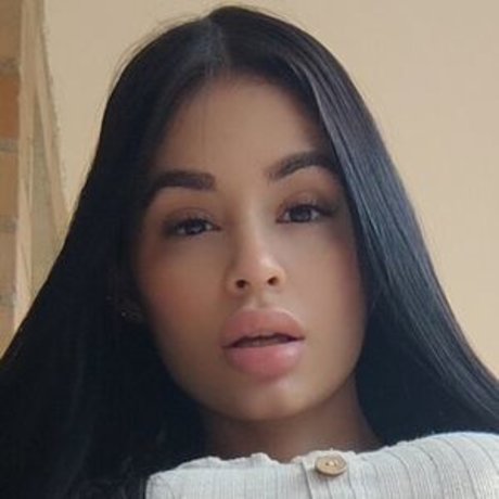 Lara Henao 限定モデル 写真
